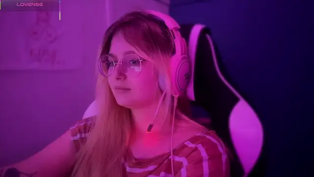 Snapshot of JacyWinslat chatting on March 13, 2025, 6:45 pm JacyWinslat online show from March 13, 2025, 6:45 pm