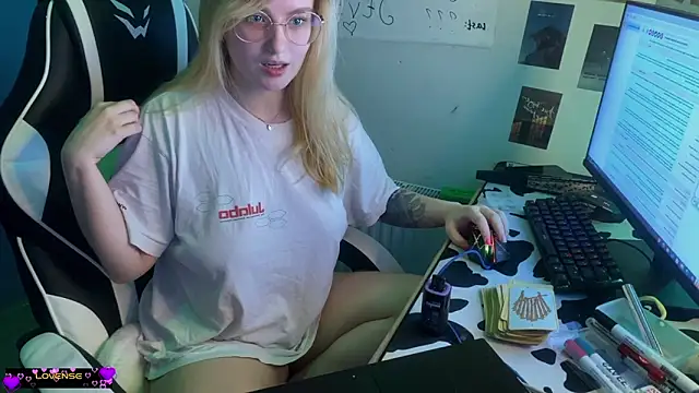 Snapshot of JacyWinslat chatting on February 25, 2025, 6:33 pm JacyWinslat online show from February 25, 2025, 6:33 pm