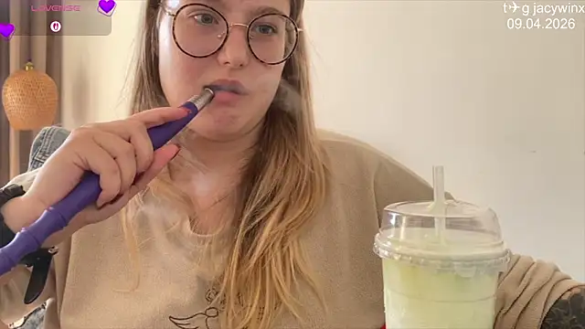 JacyWinslat online show from April 9, 2026, 9:26 am