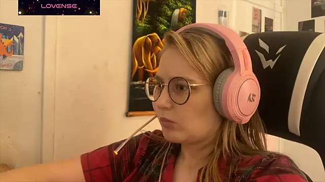 Snapshot of JacyWinslat chatting on September 28, 2025, 9:49 am JacyWinslat online show from September 28, 2025, 9:49 am