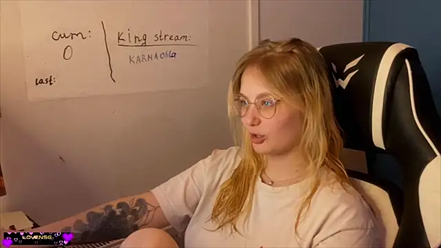 Snapshot of JacyWinslat chatting on February 24, 2025, 9:30 pm JacyWinslat online show from February 24, 2025, 9:30 pm