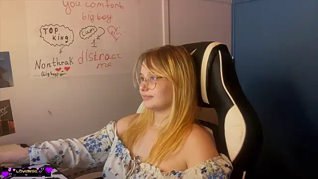 Snapshot of JacyWinslat chatting on February 23, 2025, 10:31 pm JacyWinslat online show from February 23, 2025, 10:31 pm