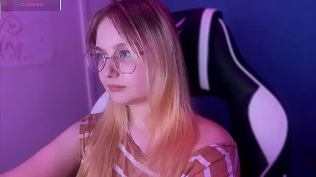 Snapshot of JacyWinslat chatting on March 13, 2025, 9:48 pm JacyWinslat online show from March 13, 2025, 9:48 pm