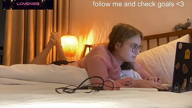 JacyWinslat online show from December 14, 2025, 11:05 am