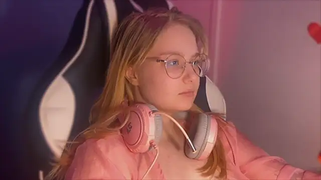 Snapshot of JacyWinslat chatting on February 15, 2025, 11:47 pm JacyWinslat online show from February 15, 2025, 11:47 pm