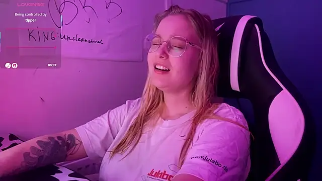 Snapshot of JacyWinslat chatting on March 17, 2025, 6:53 pm JacyWinslat online show from March 17, 2025, 6:53 pm