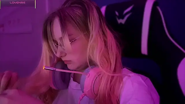 Snapshot of JacyWinslat chatting on March 14, 2025, 8:06 pm JacyWinslat online show from March 14, 2025, 8:06 pm