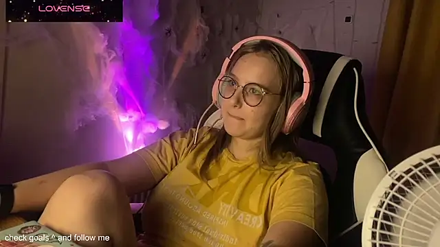 Snapshot of JacyWinslat chatting on October 31, 2025, 8:49 pm JacyWinslat online show from October 31, 2025, 8:49 pm