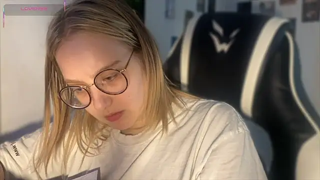 Snapshot of JacyWinslat chatting on September 16, 2025, 12:17 pm JacyWinslat online show from September 16, 2025, 12:17 pm