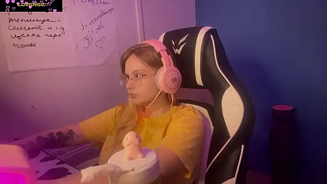 Snapshot of JacyWinslat chatting on March 5, 2025, 8:32 pm JacyWinslat online show from March 5, 2025, 8:32 pm