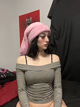 Snapshot of Pinkfairyy chatting on December 5, 2024, 7:54 am Pinkfairyy online show from December 5, 2024, 7:54 am