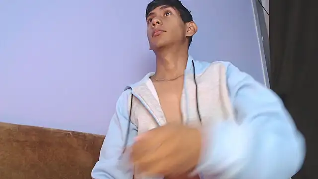 Nick Collins18 online show from November 13, 2025, 8:35 pm