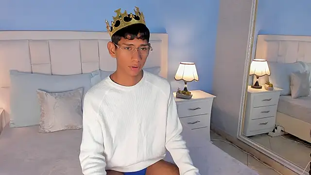 Nick Collins18 online show from September 19, 2025, 3:32 am