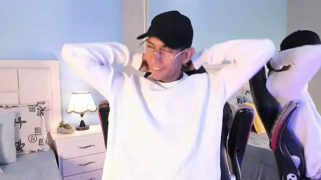 Nick Collins18 online show from October 20, 2025, 11:05 pm