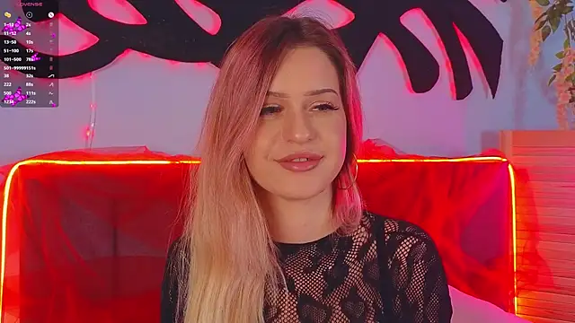 Snapshot of AlinaWalters chatting on October 4, 2025, 9:16 pm AlinaWalters online show from October 4, 2025, 9:16 pm