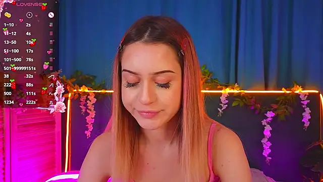 AlinaWalters online show from November 20, 2025, 9:04 pm