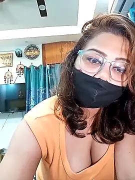 Snapshot of Cute-mona chatting on October 6, 2025, 10:38 am Cute-mona online show from October 6, 2025, 10:38 am