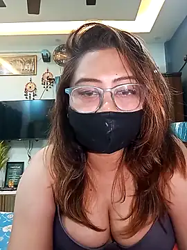 Cute-mona online show from February 17, 2026, 10:18 pm