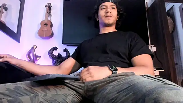 Snapshot of _Heracles1 chatting on October 5, 2025, 3:47 pm Heracles1 online show from October 5, 2025, 3:47 pm