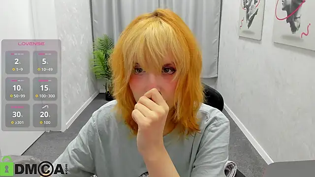 Snapshot of Little_Chips chatting on September 20, 2025, 6:13 pm Little Chips online show from September 20, 2025, 6:13 pm