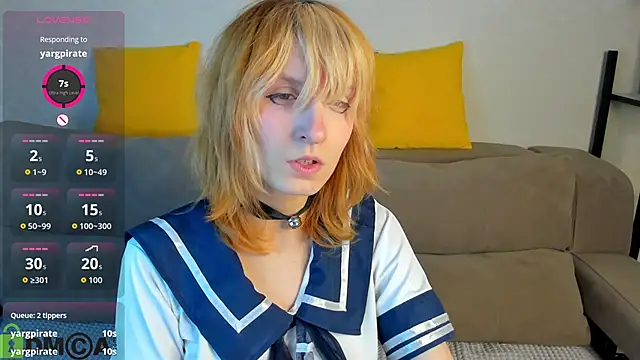 Snapshot of Little_Chips chatting on October 14, 2025, 5:02 pm Little Chips online show from October 14, 2025, 5:02 pm