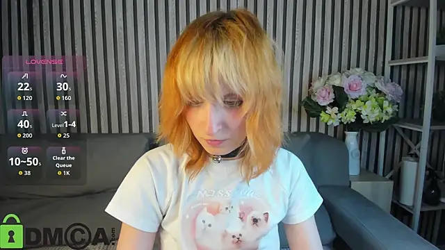 Snapshot of Little_Chips chatting on September 21, 2025, 3:06 pm Little Chips online show from September 21, 2025, 3:06 pm