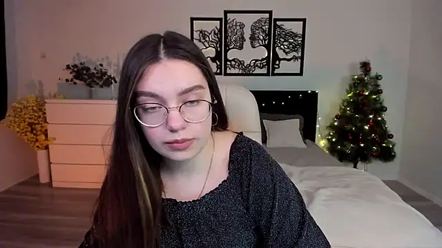 DaniellaLovely online show from December 22, 2024, 2:27 pm