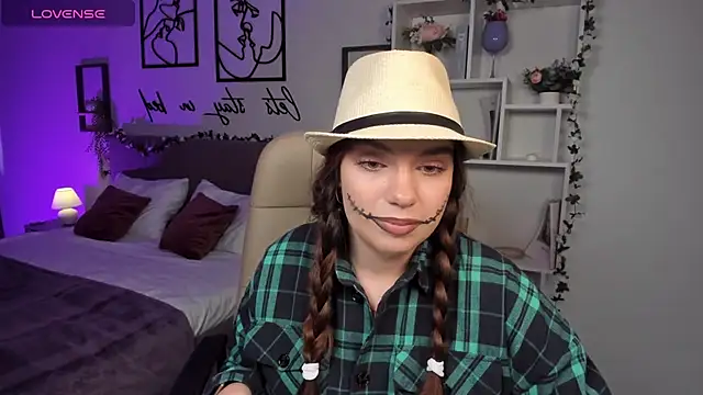 DaniellaLovely online show from October 22, 2025, 12:04 pm