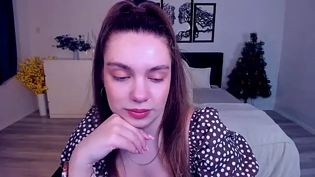 DaniellaLovely online show from January 14, 2025, 11:10 am