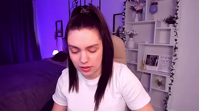 DaniellaLovely online show from March 13, 2025, 2:01 pm