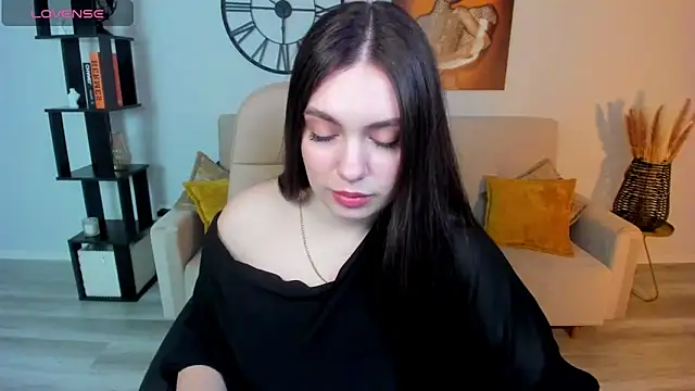 DaniellaLovely online show from March 9, 2025, 1:59 pm