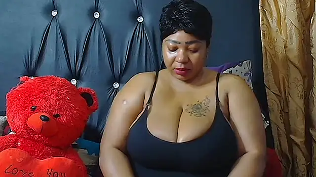 Snapshot of HUMONGUOUSTITSS chatting on September 29, 2025, 3:39 pm HUMONGUOUSTITSS online show from September 29, 2025, 3:39 pm