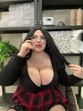 Snapshot of VladaWhite chatting on February 15, 2025, 8:22 am VladaWhite online show from February 15, 2025, 8:22 am