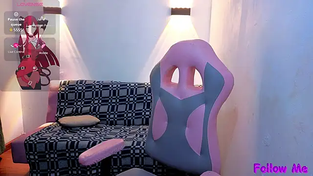 vittorialombardi   online show from April 7, 2026, 6:59 am