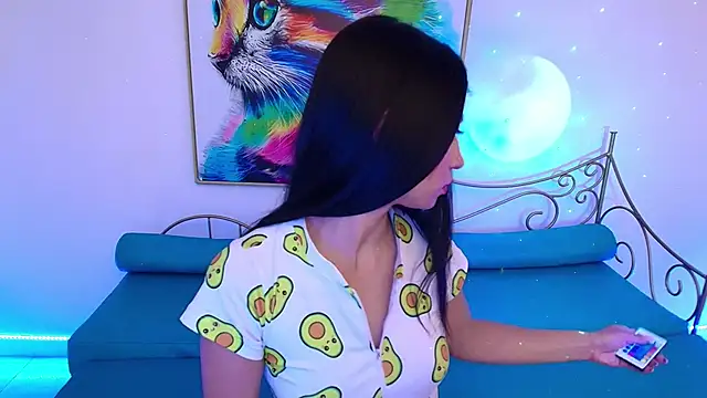 Dulcetorres  online show from March 4, 2025, 1:06 pm