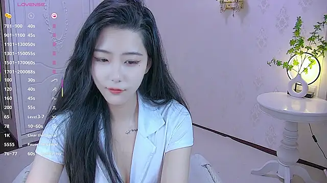 LuckyStarYou online show from March 21, 2025, 4:07 pm
