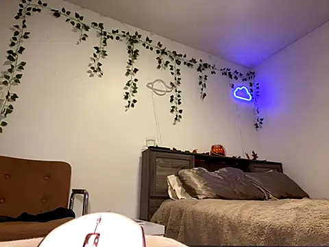 Snapshot of Kittyymaze1 chatting on September 27, 2025, 1:50 pm Kittyymaze1 online show from September 27, 2025, 1:50 pm