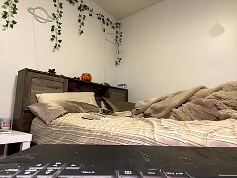 Snapshot of Kittyymaze1 chatting on September 30, 2025, 12:11 pm Kittyymaze1 online show from September 30, 2025, 12:11 pm