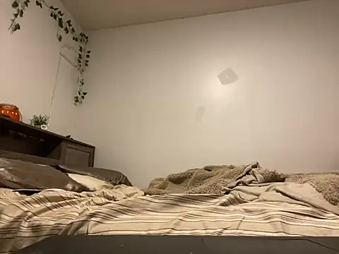 Snapshot of Kittyymaze1 chatting on October 7, 2025, 12:06 pm Kittyymaze1 online show from October 7, 2025, 12:06 pm