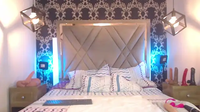 Snapshot of ToriJackes chatting on October 17, 2025, 2:08 pm ToriJackes online show from October 17, 2025, 2:08 pm