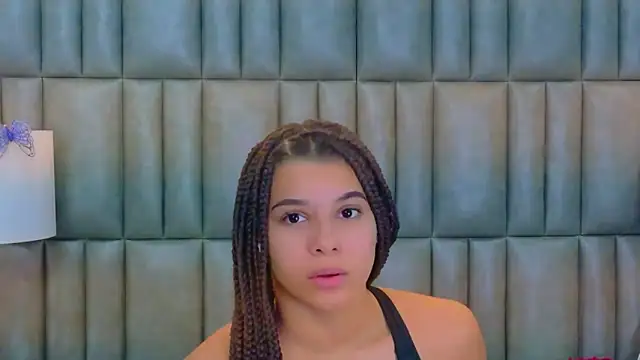 Snapshot of TiaraRosse chatting on February 10, 2026, 3:27 am TiaraRosse online show from February 10, 2026, 3:27 am