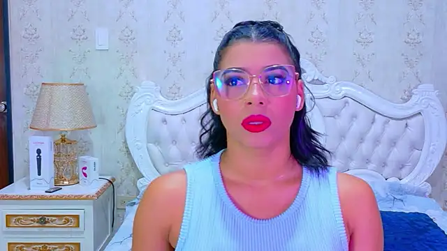 Snapshot of TiaraRosse chatting on January 19, 2026, 1:15 pm TiaraRosse online show from January 19, 2026, 1:15 pm