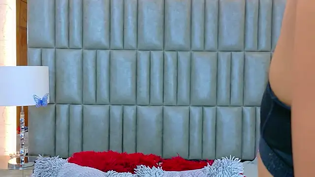 Snapshot of TiaraRosse chatting on March 3, 2026, 12:34 pm TiaraRosse online show from March 3, 2026, 12:34 pm