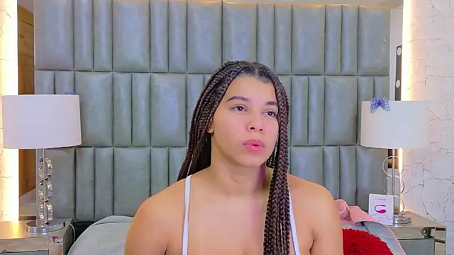 Snapshot of TiaraRosse chatting on February 13, 2026, 3:28 am TiaraRosse online show from February 13, 2026, 3:28 am