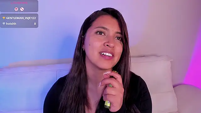 Rebeca Williams  online show from November 21, 2025, 11:59 pm