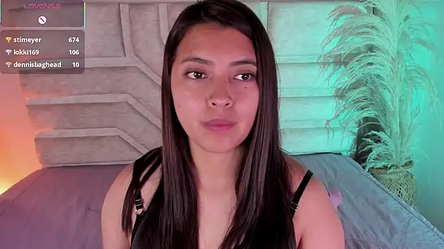 Rebeca Williams  online show from November 12, 2025, 11:47 am