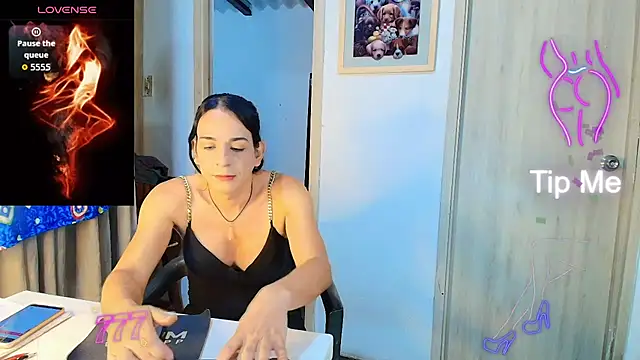 Snapshot of Oh_Tique chatting on July 19, 2026, 2:36 pm Oh Tique online show from July 19, 2026, 2:36 pm