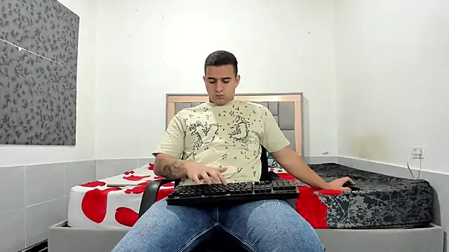 Snapshot of simookeler chatting on February 10, 2026, 9:47 pm simookeler online show from February 10, 2026, 9:47 pm