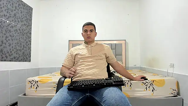 Snapshot of simookeler chatting on January 18, 2026, 12:14 am simookeler online show from January 18, 2026, 12:14 am