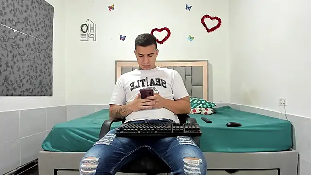 simookeler online show from October 18, 2025, 5:26 pm